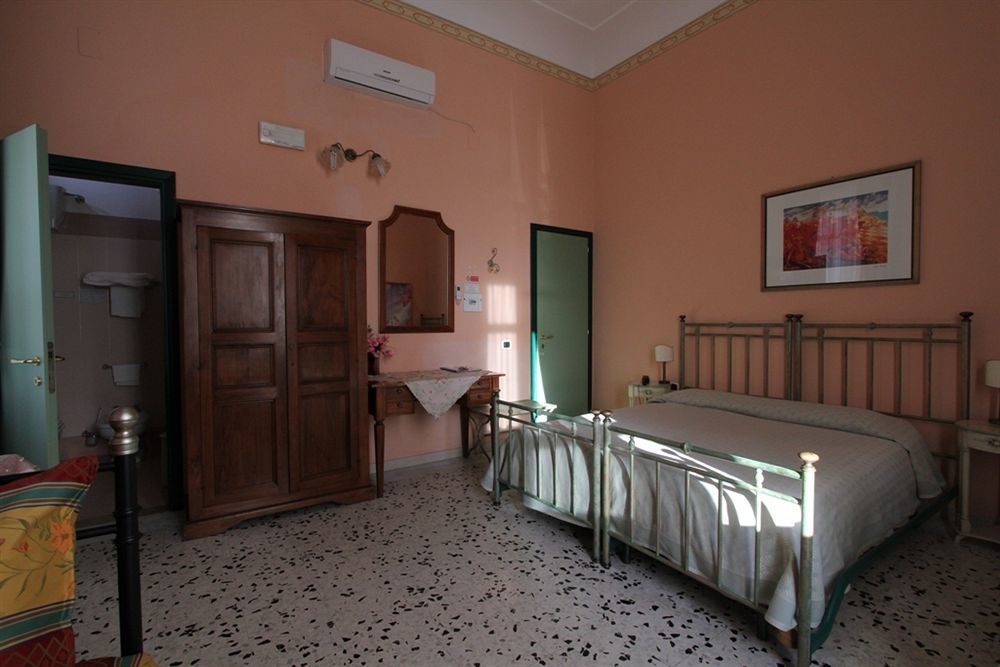 Hotel Posta Syracuse Екстер'єр фото